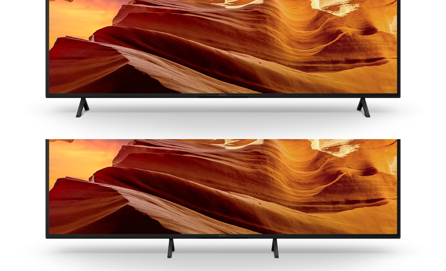 Dva obrázky televízorov s nastavením stojana na šírku hore a úzkym nastavením stojana dole so snímkami obrazovky zachytávajúcimi skalnatú krajinu